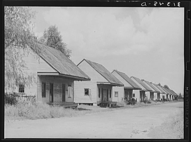 slave-cabins-destrehan